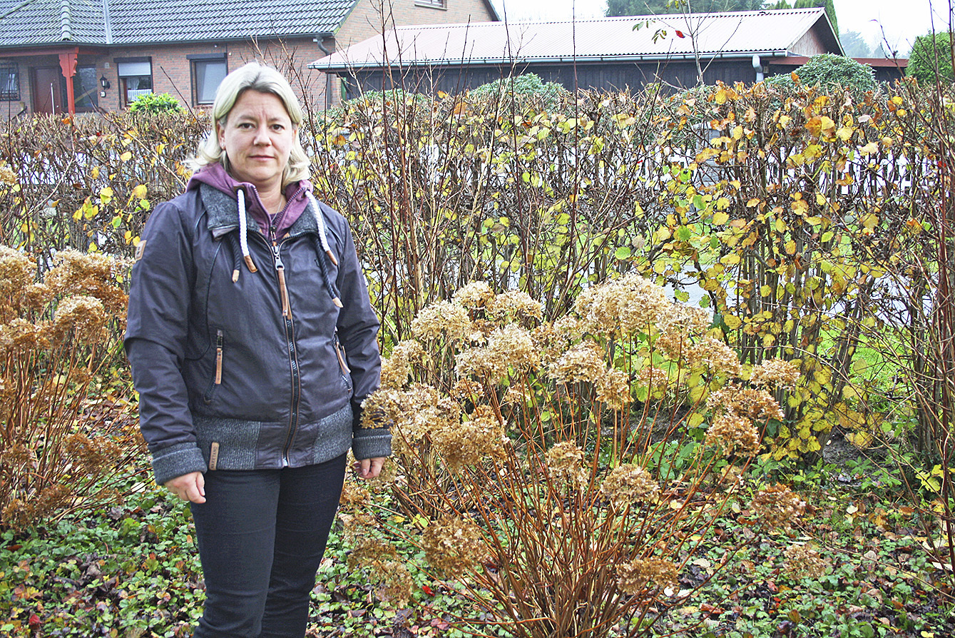 Nadine Wübbe ist genervt: Jedes Jahr werden ihre Hortensien von Unbekannten beschnitten