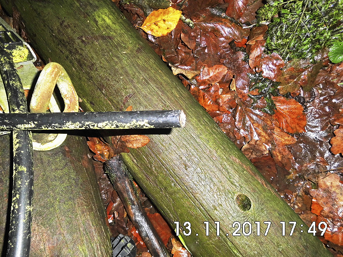 Gut zu erkennen: Das Kabel wurde durchgeschnitten