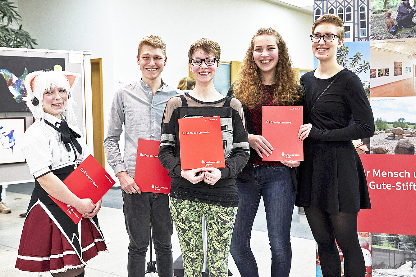 Die Preisträger (v. li.): Karla Hoffleith, Marvin Wender, Katharina Müller sowie Ylva und Linnea Schüch