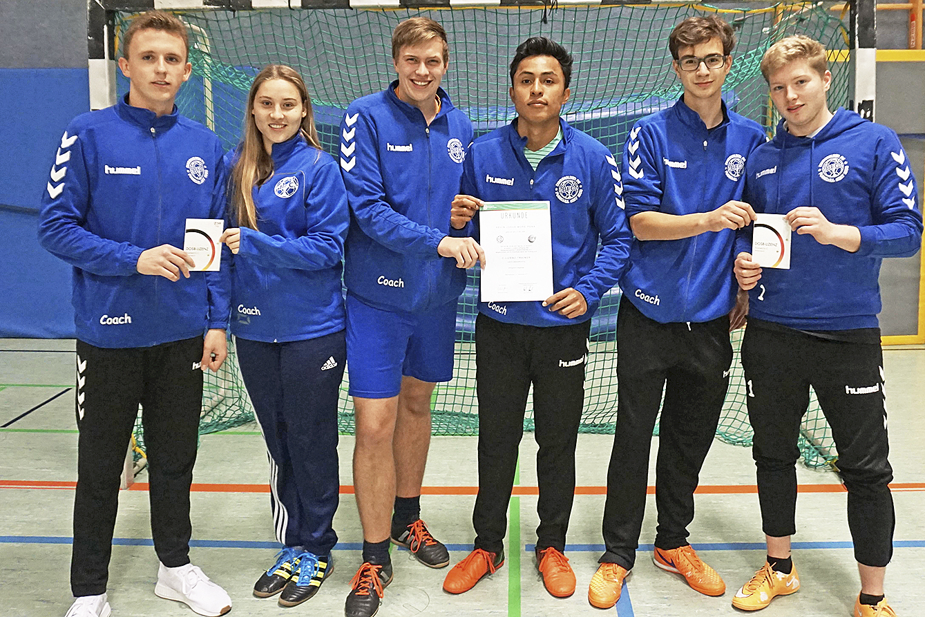 Haben ihre C-Lizenz in der Tasche: (v. li.) Constantin Andreas Nerlich, Sophia Arndt, Tim Wolters, Kevin Josue More Pena, Lennart Hermesch und Valentin Pimpels