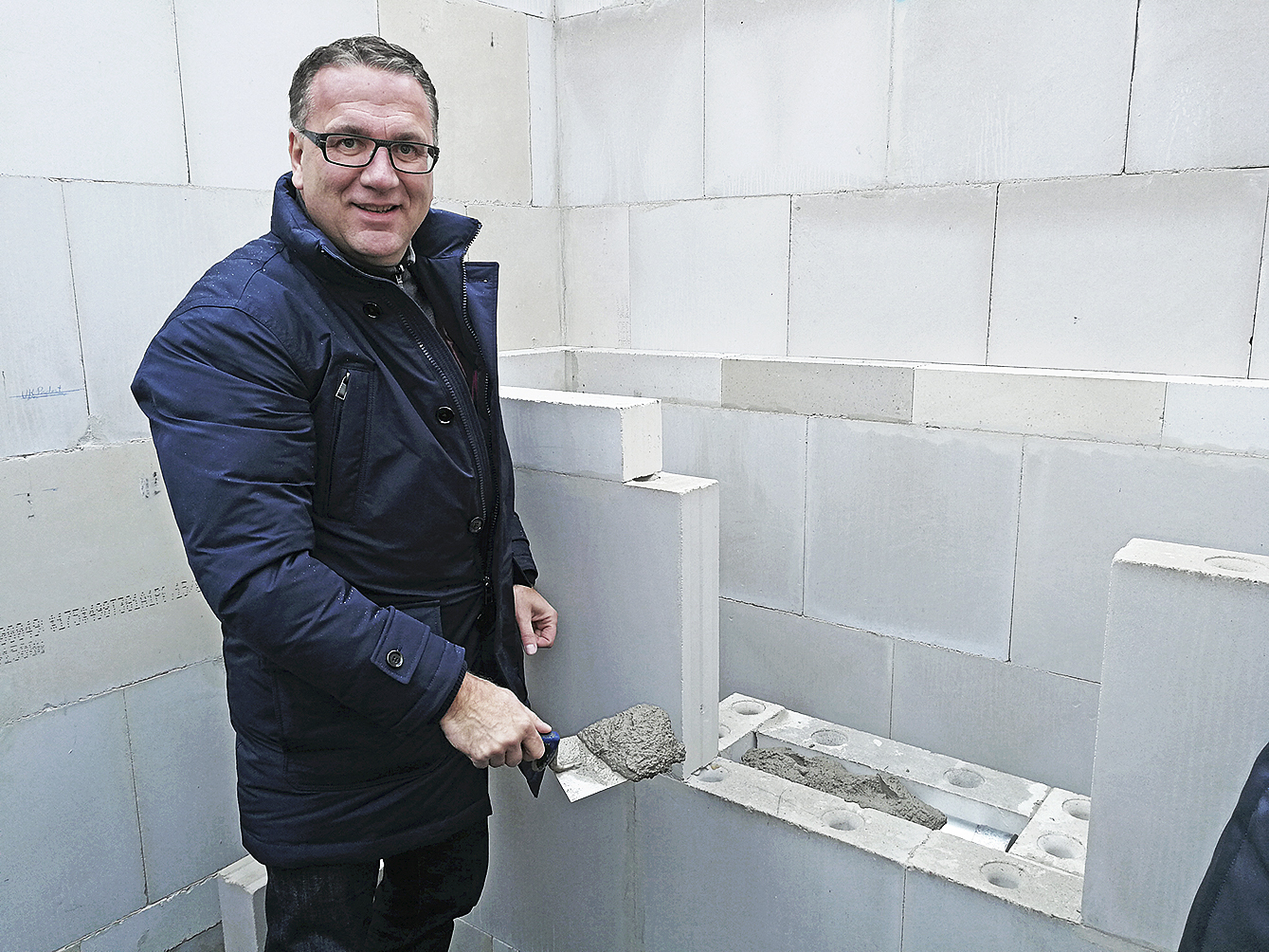 Jörg Schröder bei der Grundsteinlegung