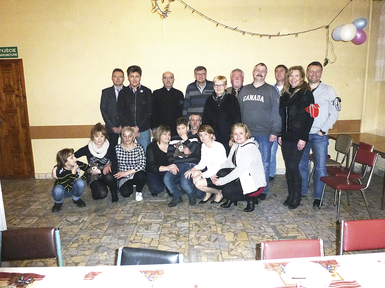 Eine Delegation aus Asendorf besuchte im vergangenen Jahr die Partnergemeinde Trzciel (Polen), um die Spenden zu übergeben