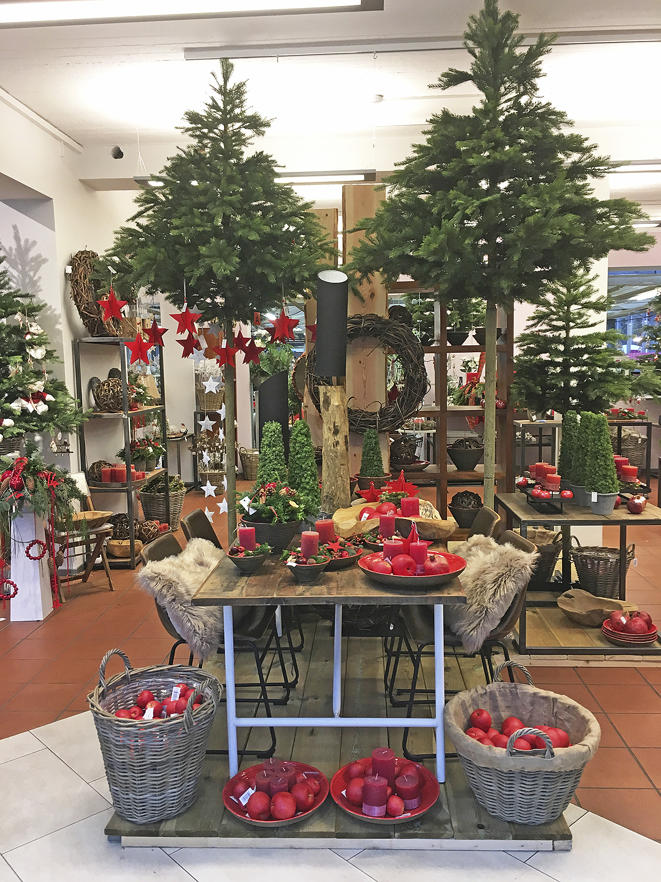 Festliches Angebot: Bei Blumen Brunke gibt es viele Deko- und Geschenkideen