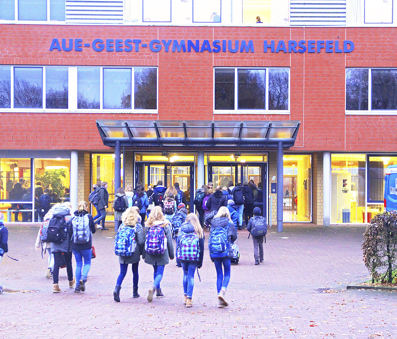 Das Harsefelder Gymnasium besuchen künftig mehr Schüler. Daher werden zusätzliche Klassenzimmer benötigt Foto: jd