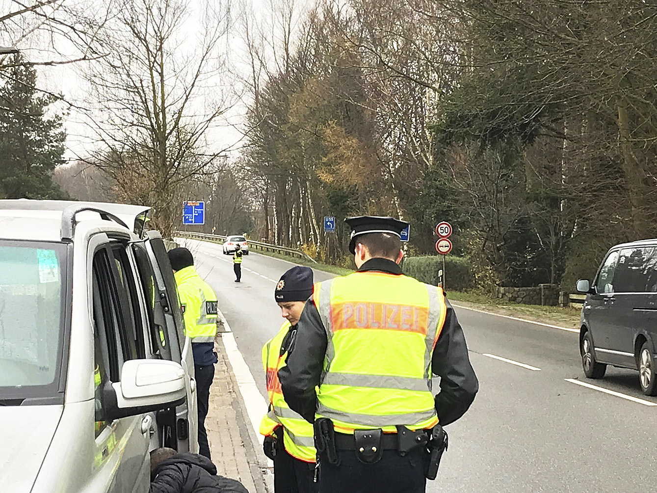 Insgesamt 37 Beamte waren bei der Aktion an der L213 dabei
