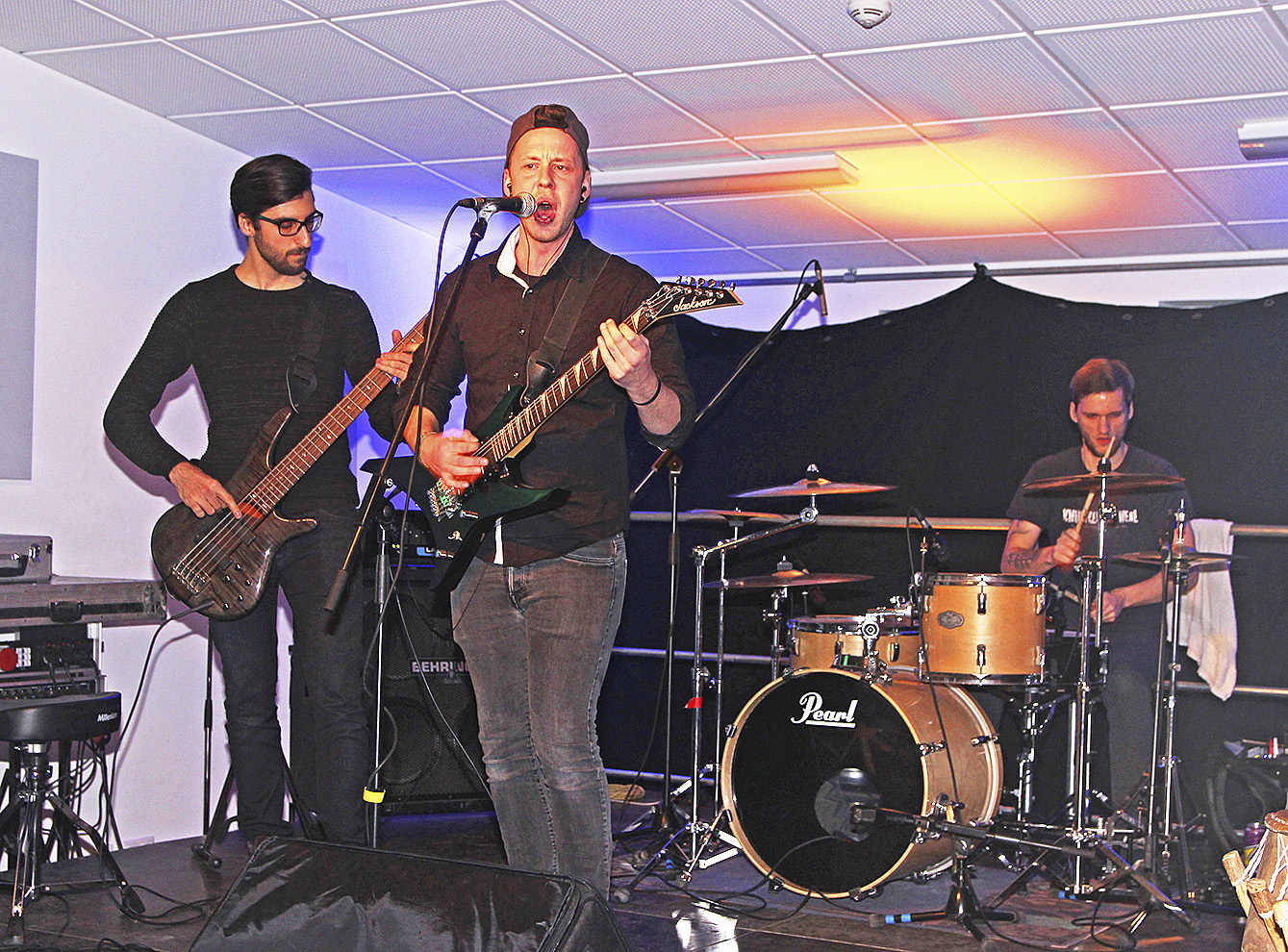 Die Band "Hey Joe" heizte den Besuchern ein