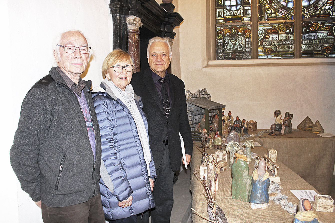 Freuen sich auf viele Besucher: Klaus Gerd Meyer (v.li.) und Renate Drusell vom Kirchenvorstand sowie Pastor Ekkehard Heise