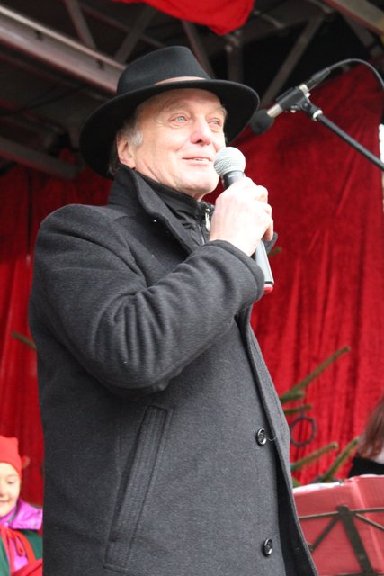 Bürgermeister Gerhard Netzel eröffnete den Christkindlmarkt