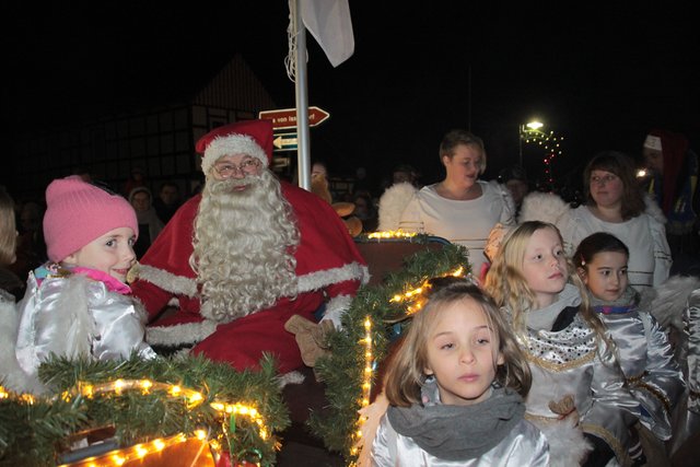Der Rauschebart in Begleitung der Engelsschar