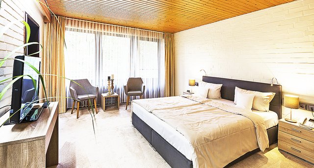 Die Gästezimmer wurden behutsam modernisiert. Sie vermitteln ein helles und freundliches Ambiente | Foto: Zur Heidschnucke