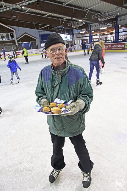 Horst Susenbeth freute sich über das Geburtstagsständchen Foto: jd