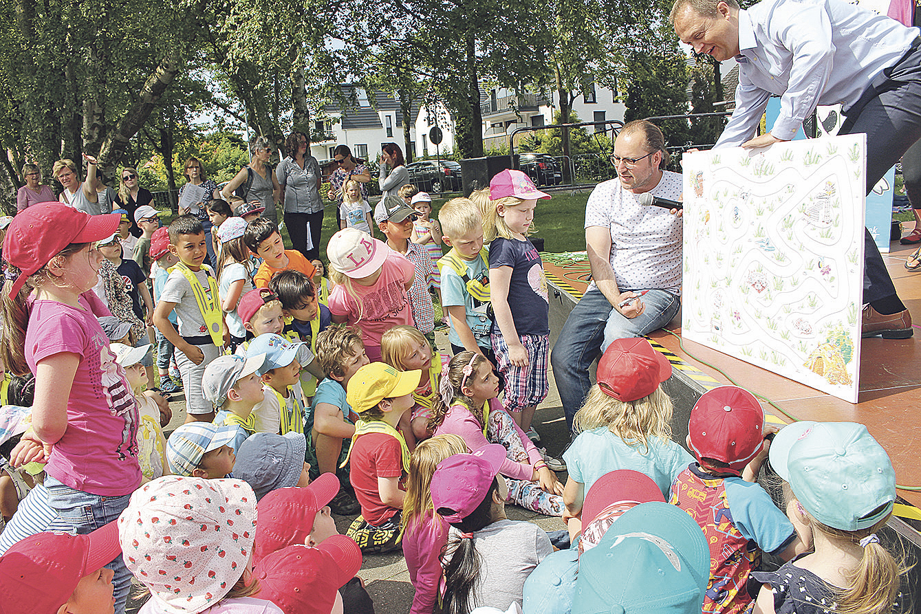 So sieht erfolgreiche Leseförderung für die Jüngsten aus: Buxtehuder Kindergartenkinder haben ihr Lieblingsbilderbich gewählt und amchen daraus ein Fest