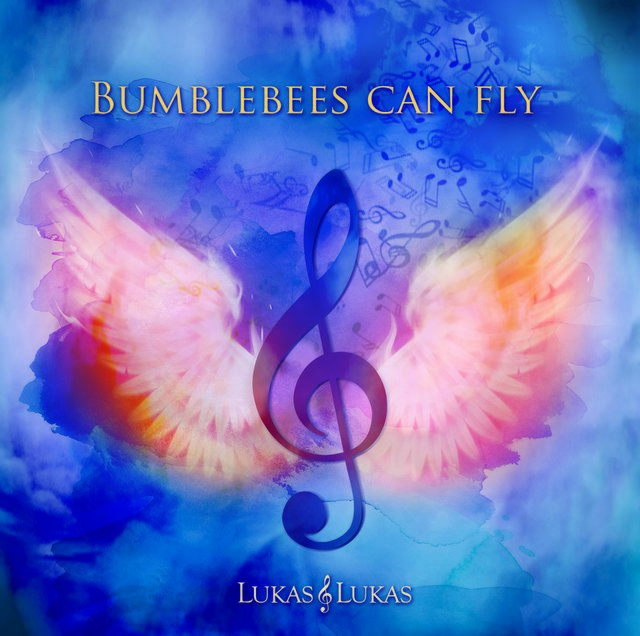 Die neue CD „Bumblebees can fly“ (dt.: „Hummeln können fliegen“) ist nach einem Song von „Lukas&Lukas“ benannt. Der soll daran erinnern, an
seinen Träumen festzuhalten