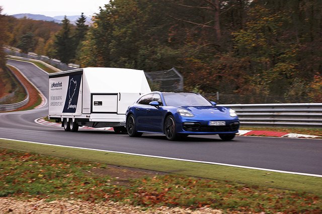 Mit dem Porsche Panamera Turbo Sport wurde die Rekordrunde gedreht