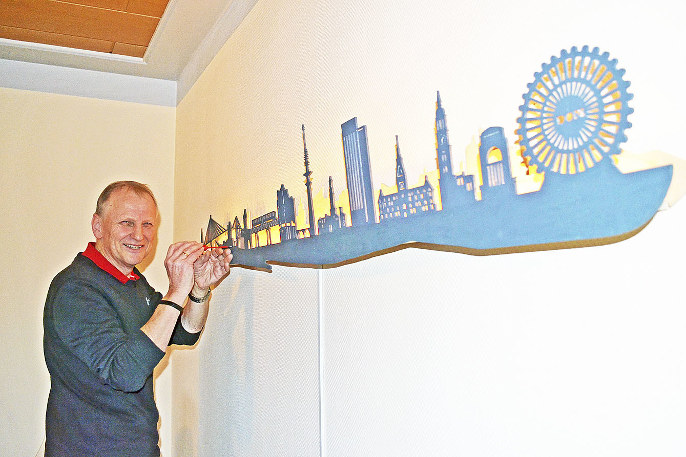 Volker Schöbel legt letzte Hand an die Hamburger Skyline