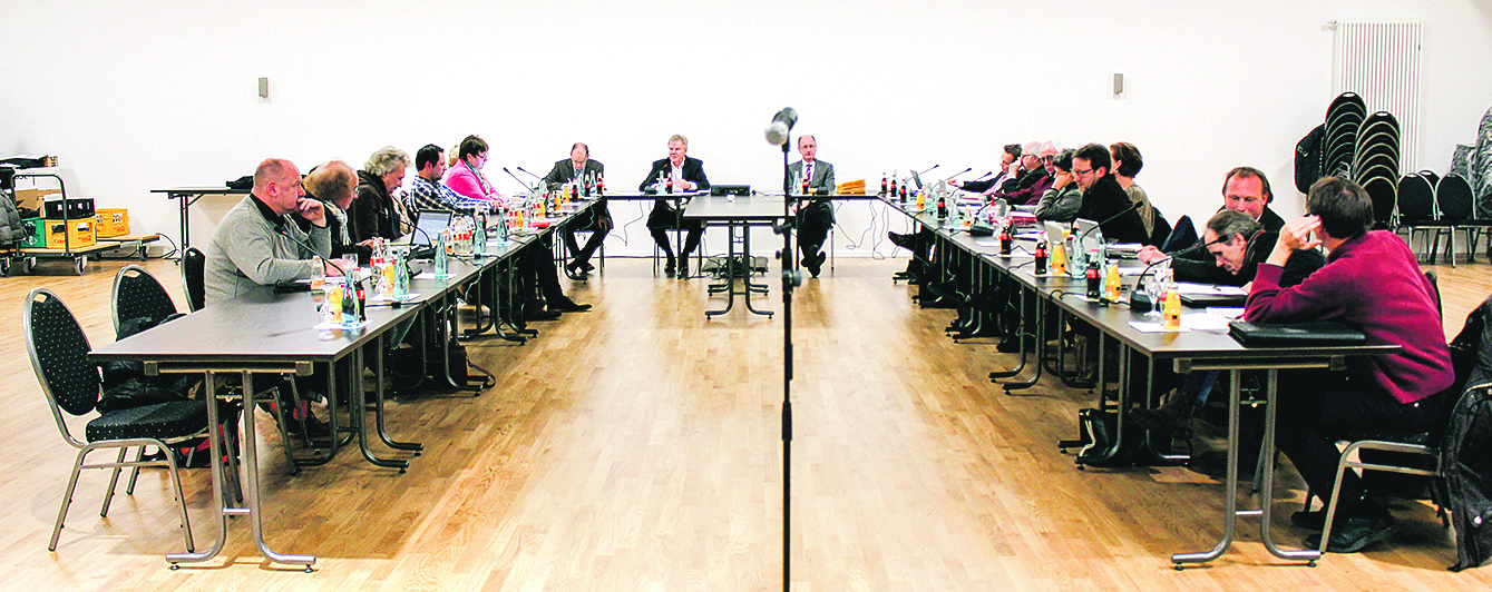 Der Jesteburger Gemeinderat stimmte am Mittwochabend in der Schützenhalle für den Kauf von drei Grundstücken