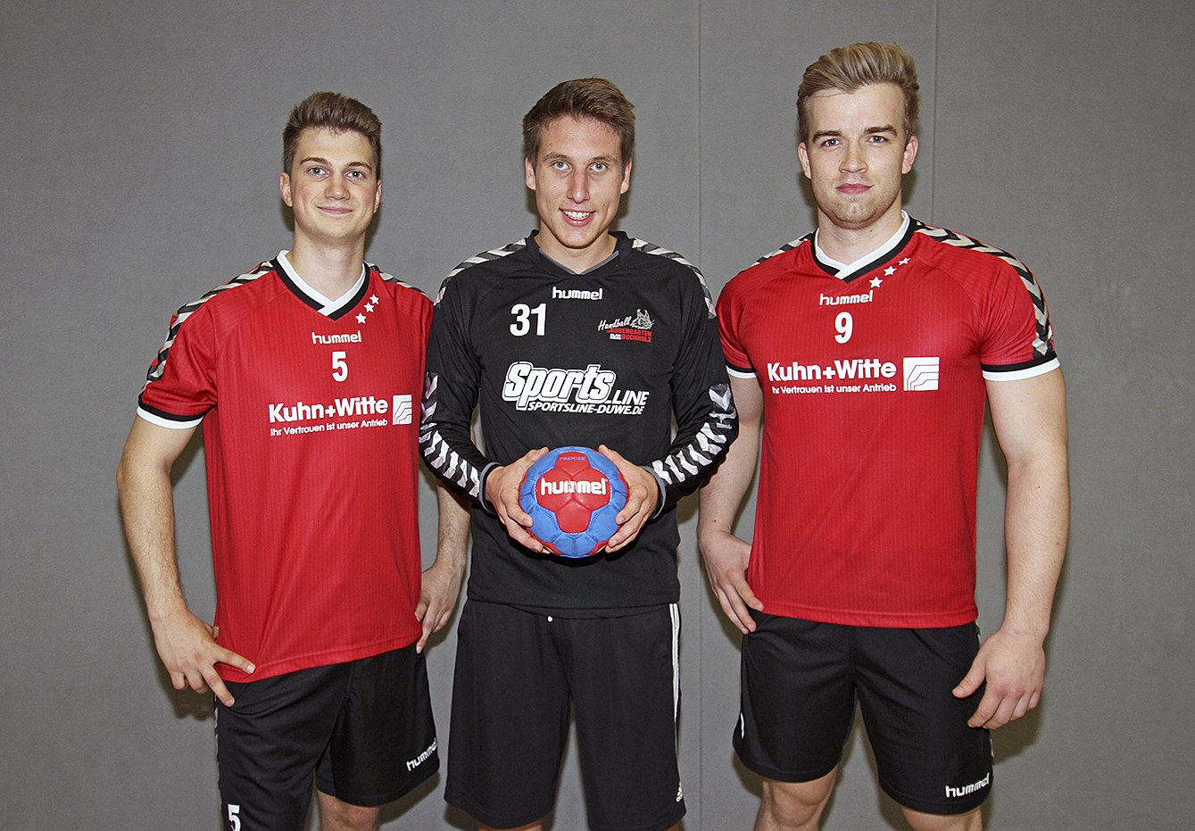 Mit diesen drei Neuzugängen konnte sich Aufsteiger HSG Seevetal zum Saisonbeginn verstärken (v.l.): Niklas Gevert, Torwart Felix Hartge und Till Todorski