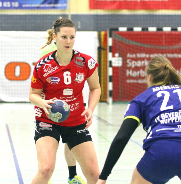 Laura Schulze (li.,) steuerte vier Treffer zum Luchse-Sieg bei