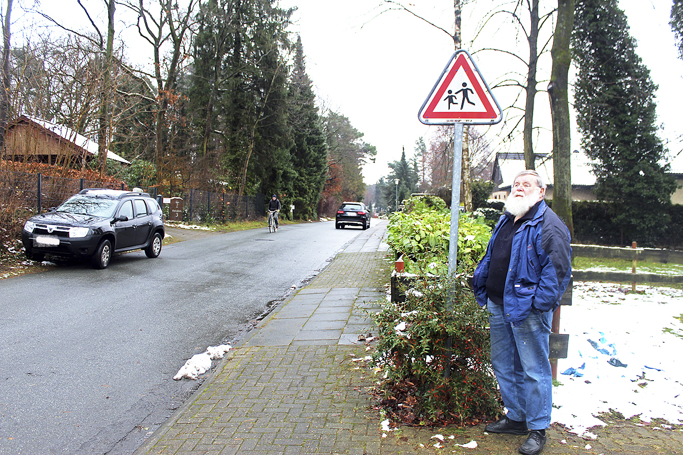 Günther Dingfelds kleiner Erfolg:
das „Achtung Kinder-Schild“