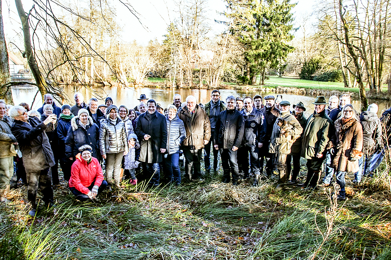 Über 100 Wanderer gingen mit Heiner Schönecke auf Neujahrsspaziergang