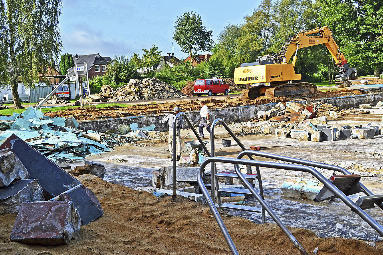 Mit dem Abriss des Freibades wurde im vergangenen August begonnen