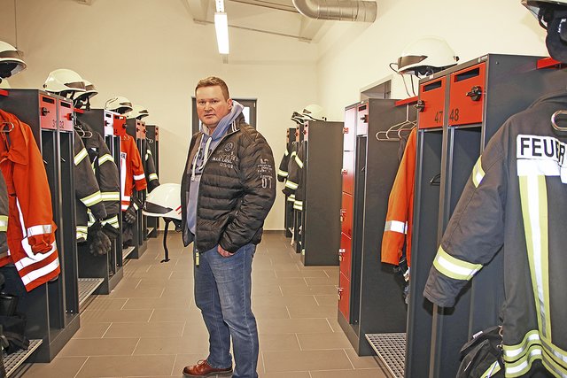 ... sondern auch für die Feuerwehrleute. Denen steht jetzt ein großzügig gestalteter Umkleideraum zur Verfügung Fotos: jd