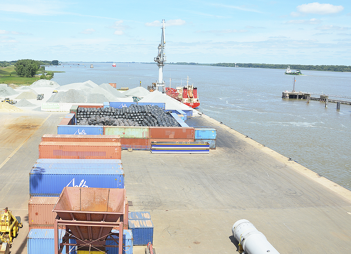 Im Stader Seehafen sollen künftig bis zu 70.000 Tonnen Müll umgeschlagen werden