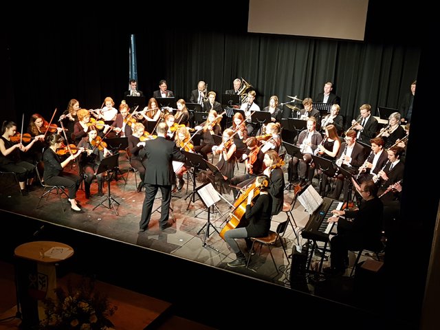 Begeisterte mit einem tollen Programm: das Orchester der Rudolf-Steiner-Schule in Kakenstorf