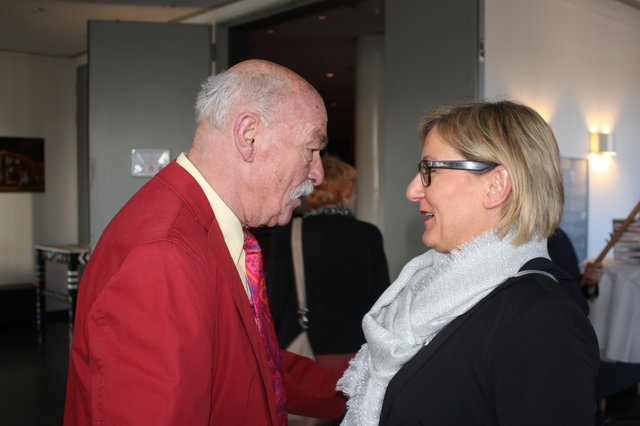 Ex-Waldschulleiter Udo Nix begrüßte die jetzige Leiterin der Grund- und Oberschule, Kirsten Fuhrmann