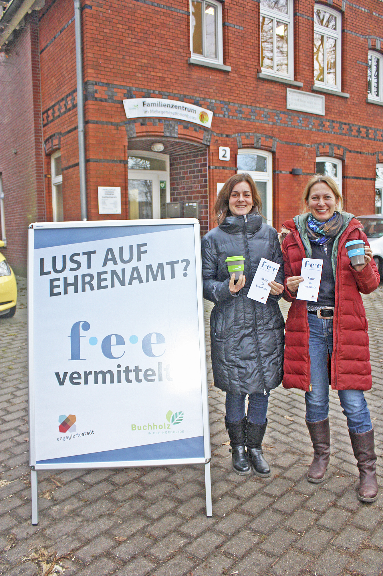 Bringen Ehrenamtliche und Vereine zusammen: Katrin Müller (li.) und Grit Weiland