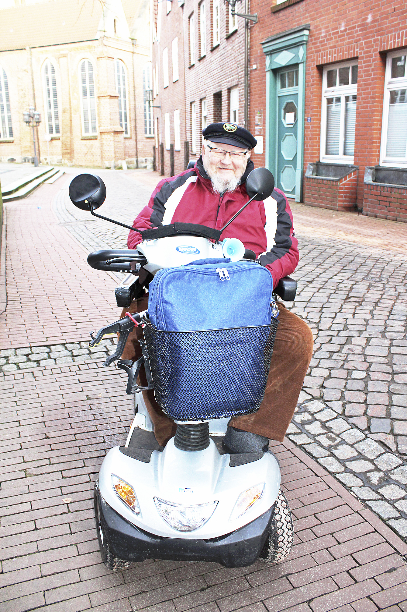 Benno Leverenz ist seit drei Jahren auf einen Elektro-Scooter angewiesen