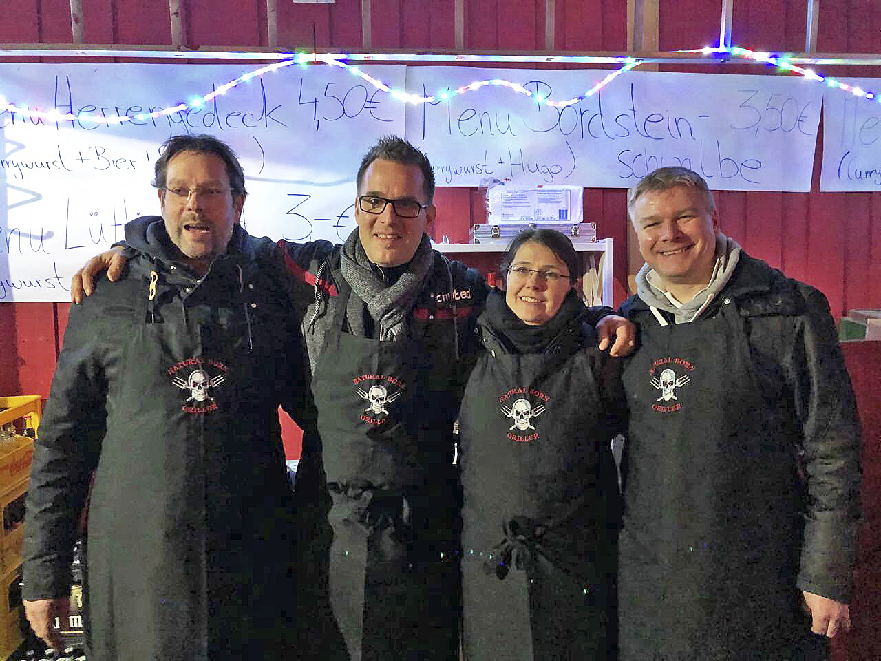 Hatte sichtlich Spaß: das Tresenteam an der Marsch-Station "Zum Mühlenfeld"