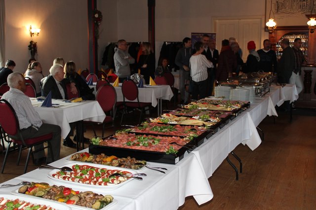 Lachs, Antipasti, Mozarella und vieles mehr: Das Buffet kam bei den Gästen gut an