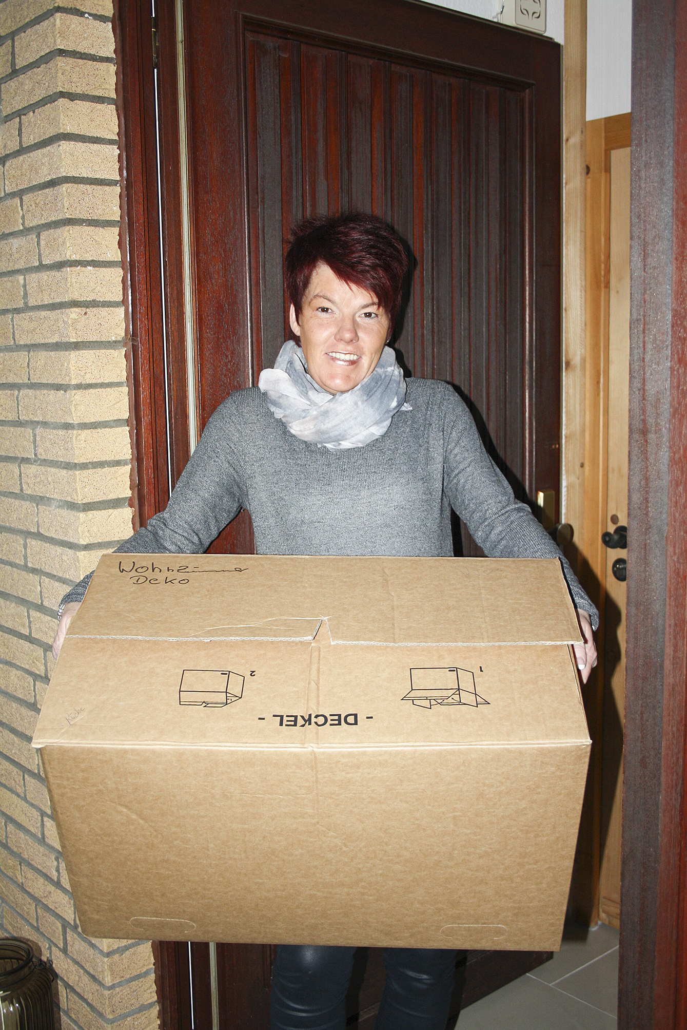 Die Umzugskartons sind schon gepackt: Janette Sander freut sich auf die neue Wohnung