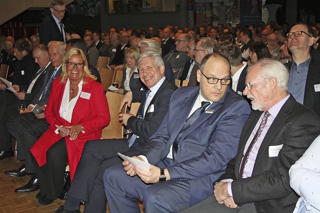 Gute Stimmung in der ersten Reihe: Martina Oertzen (v. li.), Rainer Rempe, Kai Uffelmann und Norbert Fraederich