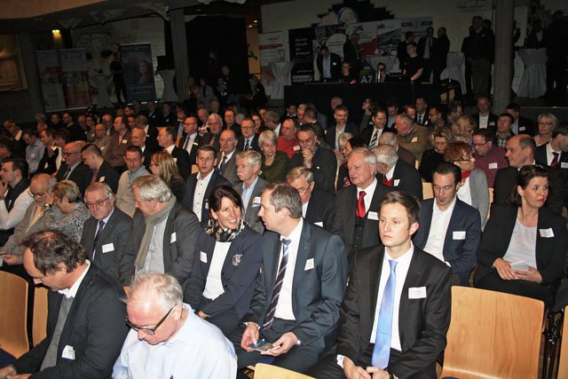 Die Stuhlreihen in der Aula des Gymnasium waren fast voll besetzt