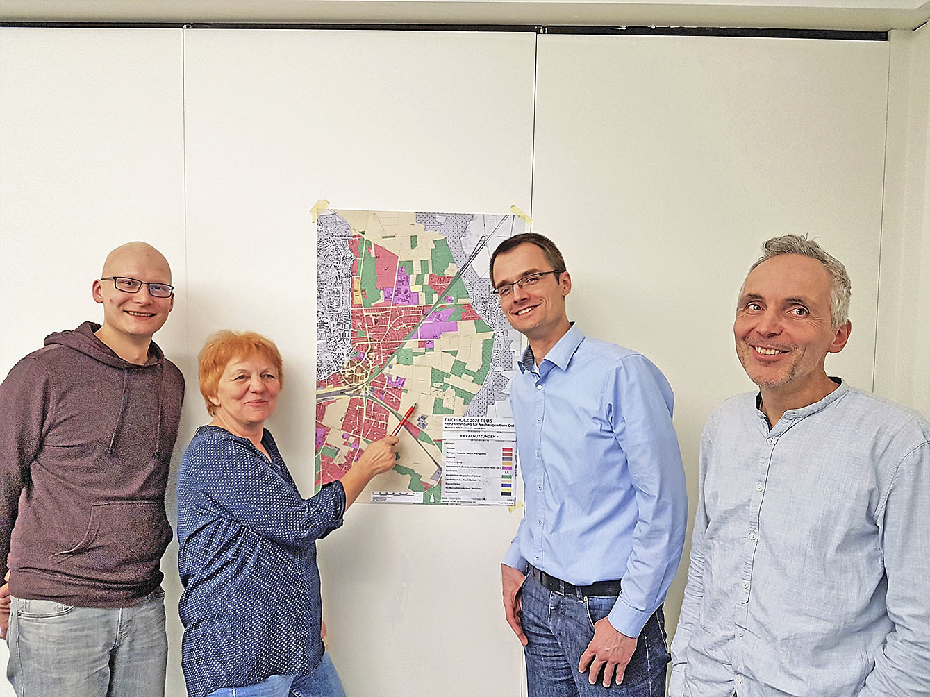 Die SPD-Politiker (v. li.) Dr. Jan-Christian Dammann,
Gudrun Eschment-Reichert, Christian Decker und
Martin Natorp