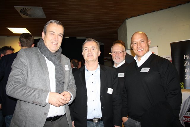 René Meyer, stv. WLH-Geschäftsführer (v. li.), Jens Ihlenfeld sowie Andreas Paulini und Nils Ulrich von "Ulrich & Ulrich"