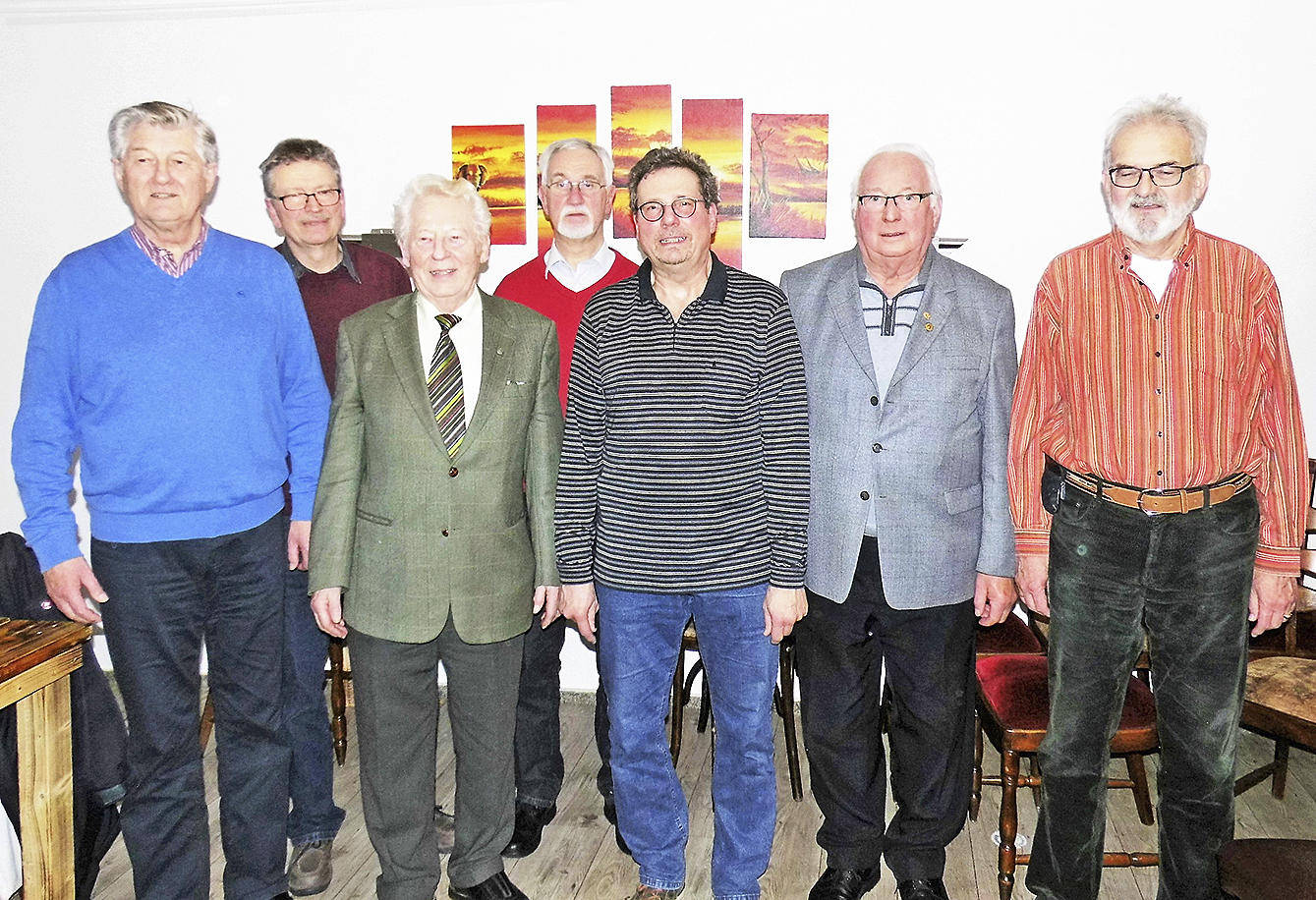 Der "Singzirkel"-Vorstand (v. li.): Manfred Schulz, Horst Greiser, Walter Ließke, Wolf-Dieter Stein, Hans-Georg Drews, Claus-Dieter Qualmann und Peter Rosenow