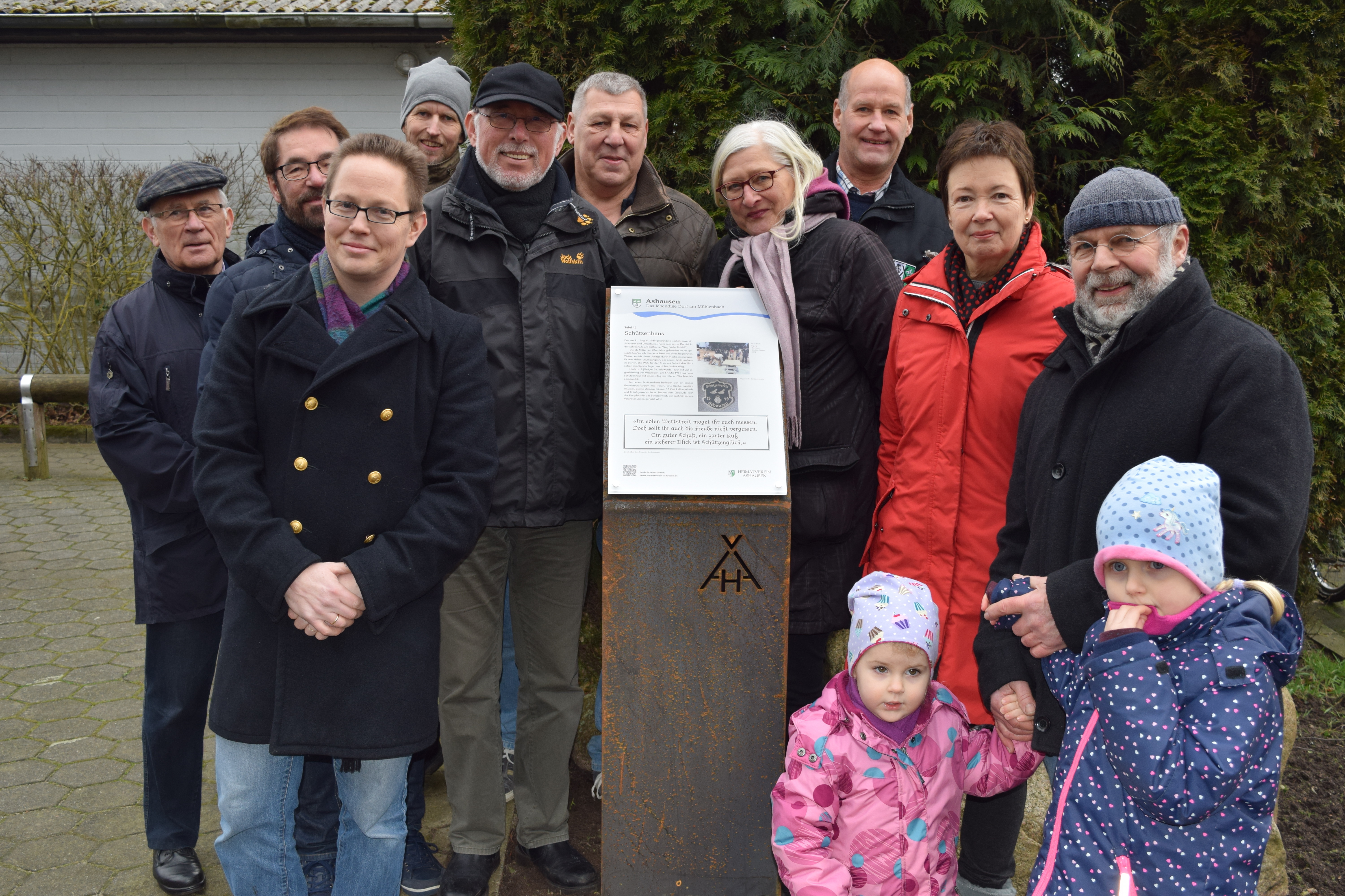Die Arbeitsgruppe rund um Peter Grelck (re.) befasst sich seit rund 1,5 Jahren mit der Entstehung von Ashausen