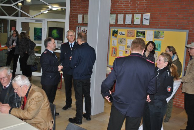 Hier war der Brandschutz Thema: Feuerwehrleute aus der Region im Gespräch