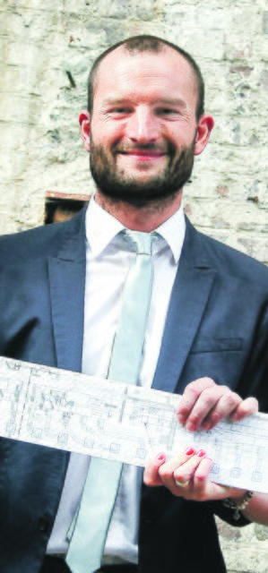 Der Brite Adam Beard hat im Januar den deutschen Pass beantragt