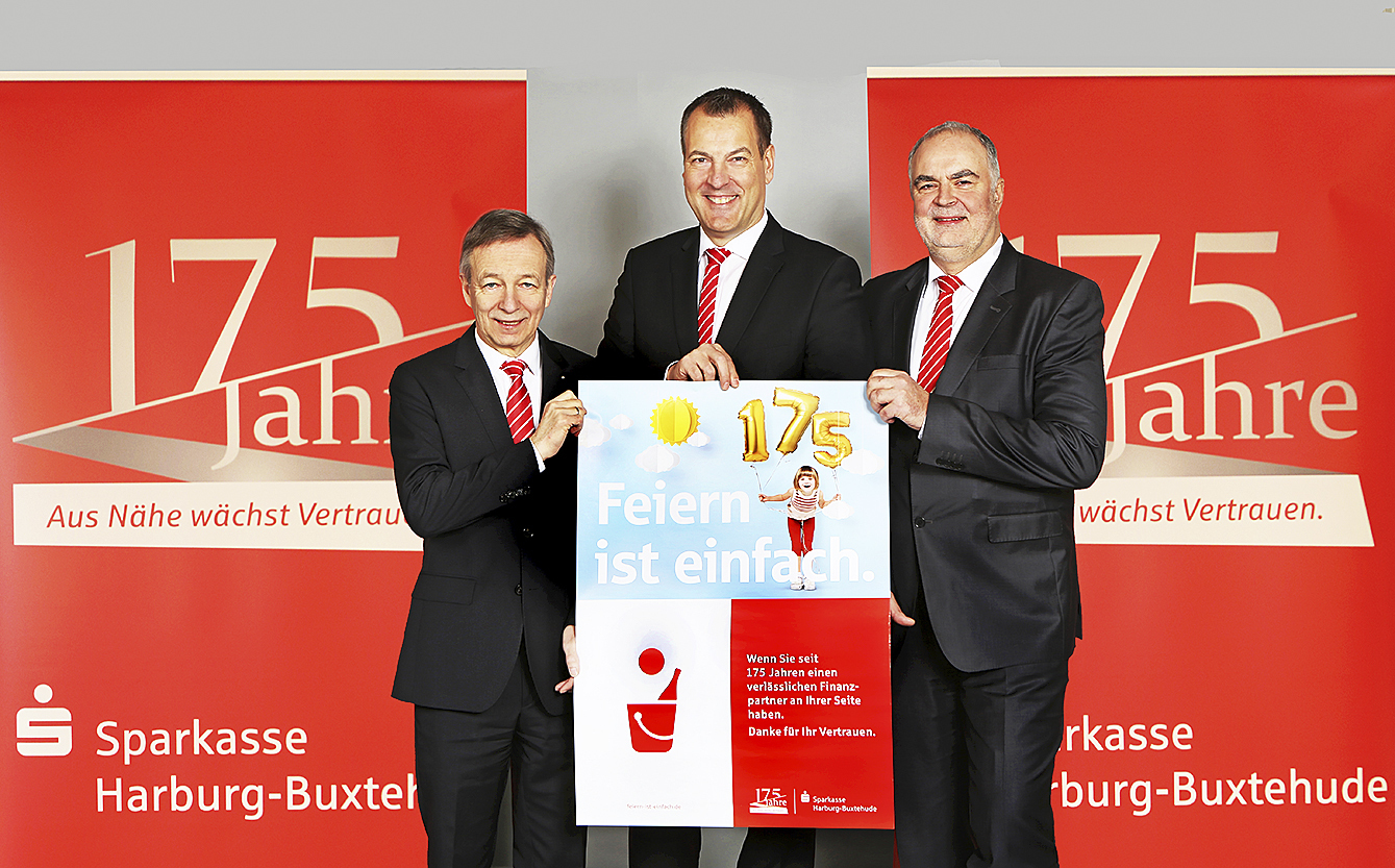 Blicken positiv auf das Jahr 2018 (v.li.): Vorstandsvorsitzender Heinz Lüers, Andreas Sommer (Vorstand) und Gerhard Oestreich (stellv. Vorstand)