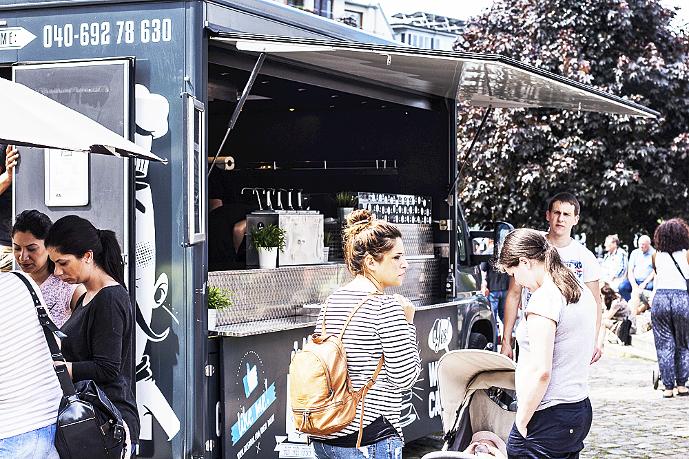 Die Gäste kommen gerne an die Food Trucks von The Big Balmy, um sich zu etwas Leckeres zu kaufen