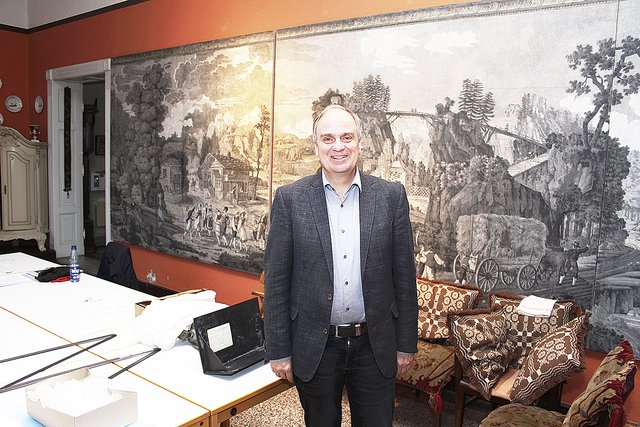 Dr. Hans-Eckhard Dannenberg ist Erster Vorsitzender des Stader Geschichts- und Heimatverein, dem das neogotische Gebäude aus dem Jahr 1904 gehört      Fotos: bc