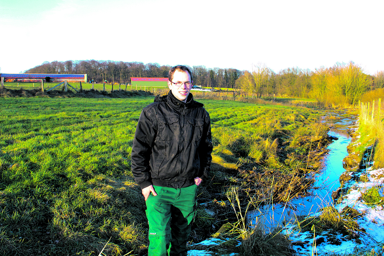 Landwirt Johannes Prigge setzt sich dafür ein, dass er auf seinen hofnahen Grünland-Flächen weiter Futter produzieren kann