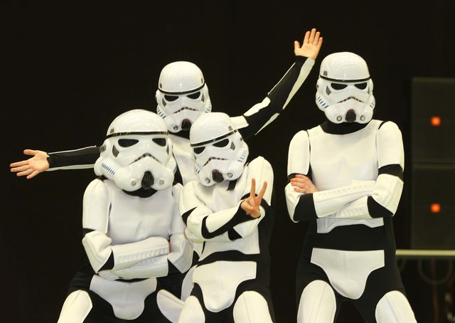 Viel Applaus gab es für die Streetdance-Gruppe des TSV in ihren Star Wars-Kostümen, die für die Gala in Großbritannien gekauft wurden. Hinter der Verkleidung verbergen sich (v.l.): : Lena Kröpelin, Jasmin Rieckmann, Anna Schilhart, und Xenia Weisshaar