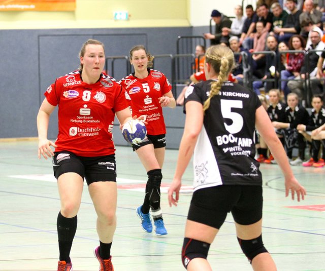 Johanna Heldmann im Ballbesitz