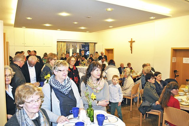 Volles Haus: Viele Gäste waren gekommen, um das neue Pastorenpaar willkommen zu heißen