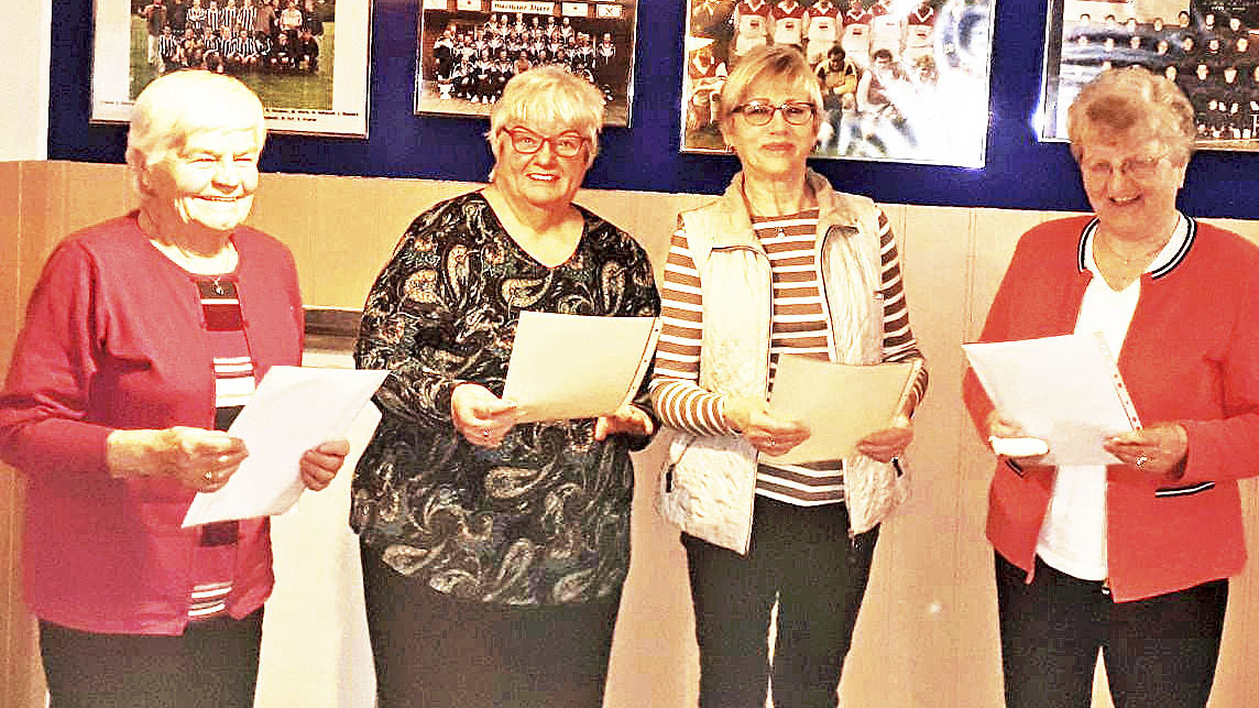 Wurden geehrt für treue Mitgliedschaft (v. li.): Magdalene Gevers, Marianne Kokott, Helga Peppmüller-Kenschke und Hildegard Pasch